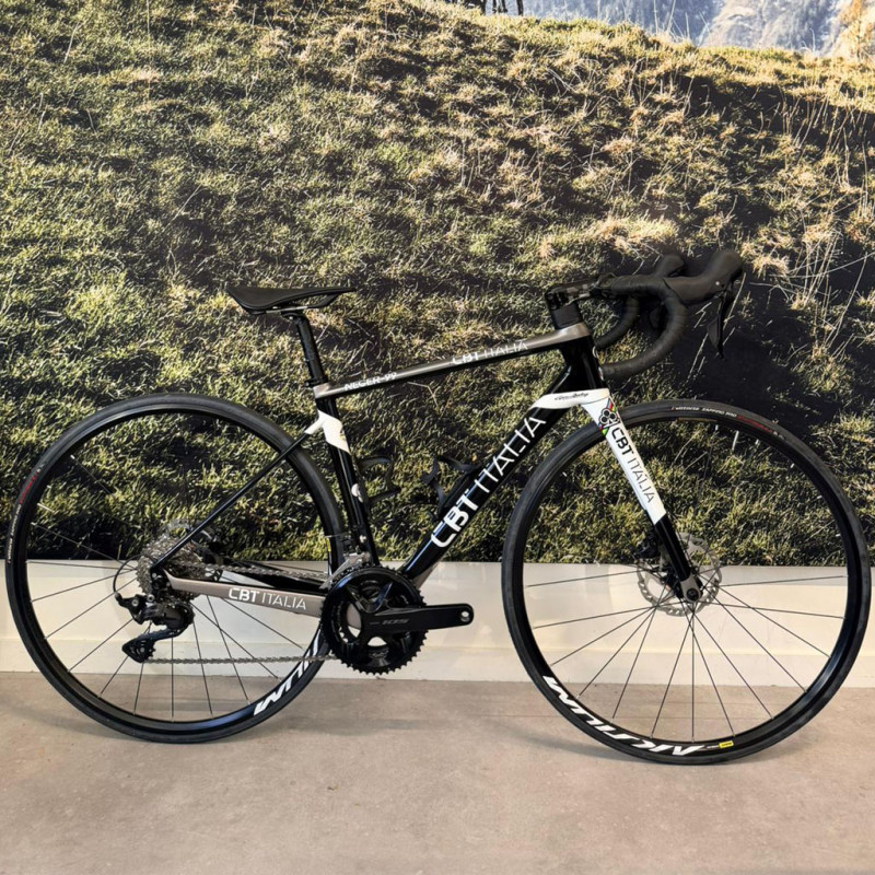 Vélo Route Reconditionné Cbt Italia Necer 99 Shimano 105 12V Mavic Aksium 49 Freinage Disque Noir