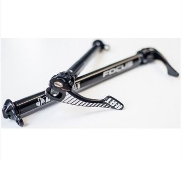 Axe de roue arrière traversant Focus 142mmx12mm R.A.T.