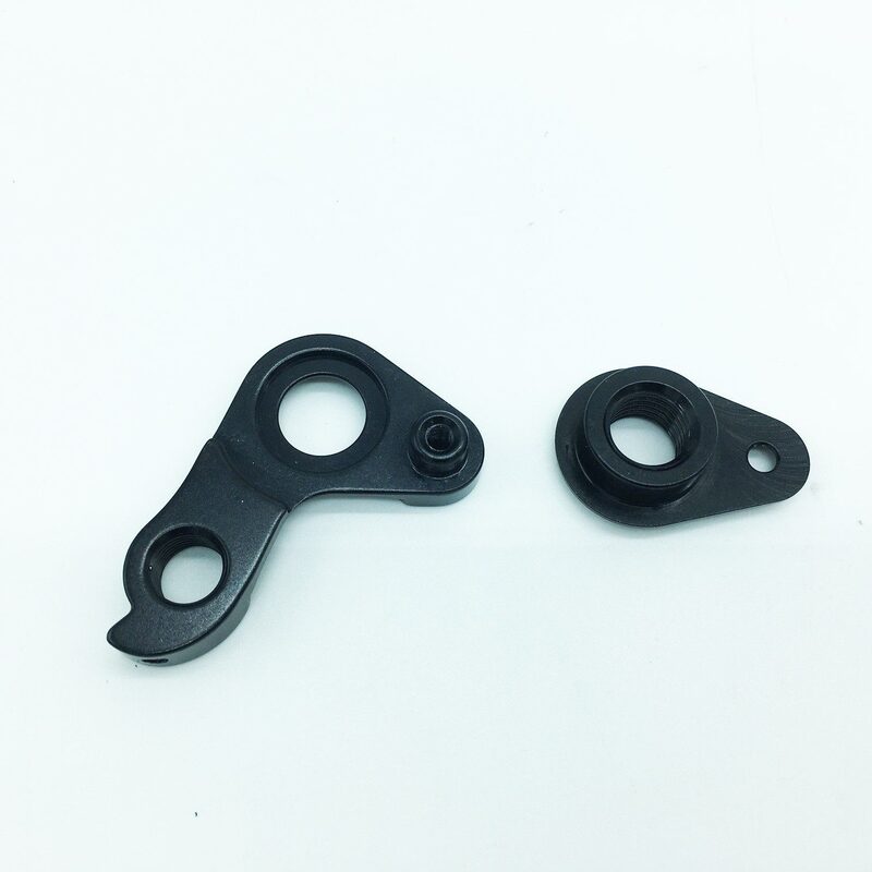 Patte  dérailleur cadre Pinarello Nytro - F10 - F12 Disc