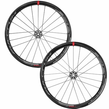 Fulcrum Speed 40 Disc Brake carbon racefietswielen met tubular banden en hoesjes
