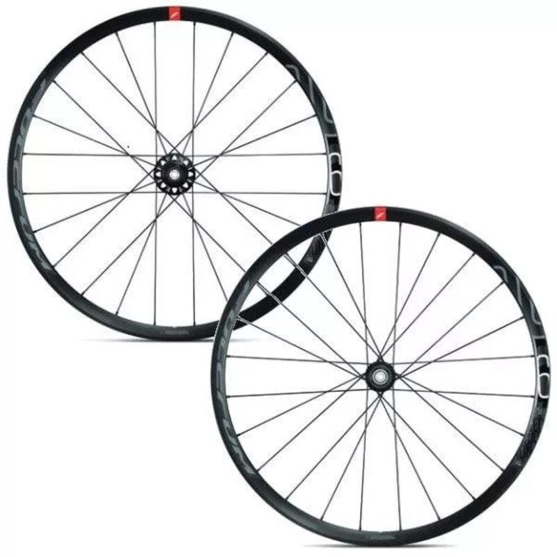 Fulcrum Racing 600 Disc Brake racefietswielen met banden - Tentoonstelling