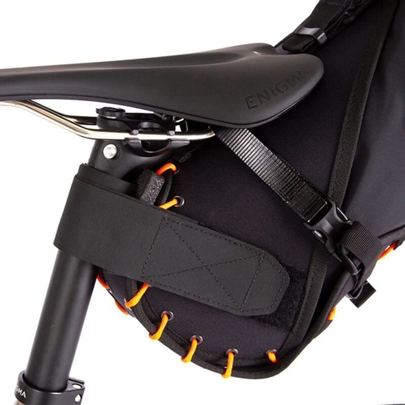 Sacoche de selle bikepacking Restrap Saddle Bag 8 litres Orange