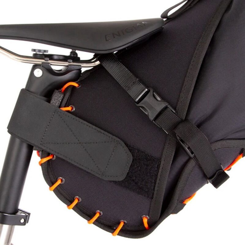 Sacoche de selle bikepacking Restrap Saddle Bag 14 litres orange