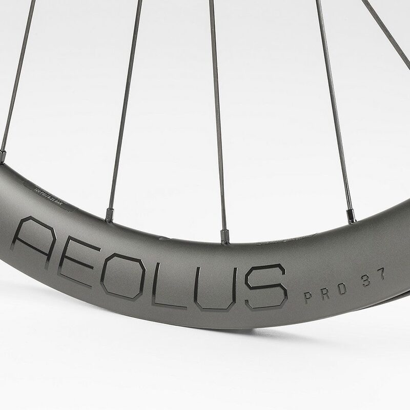 Roue arrière vélo route Bontrager Aeolus Pro 37 TLR