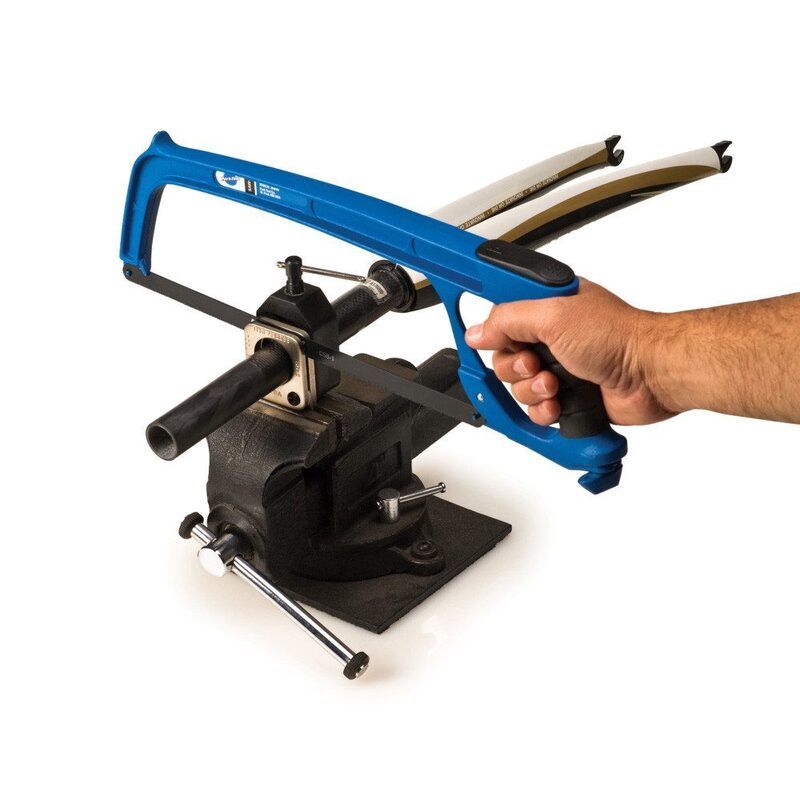 Guide de sciage pour tube carbone