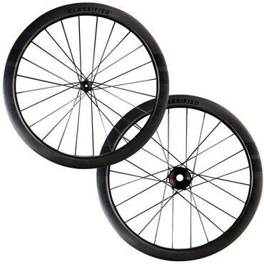 Classified Powershift CF R50 racefietswielen met banden