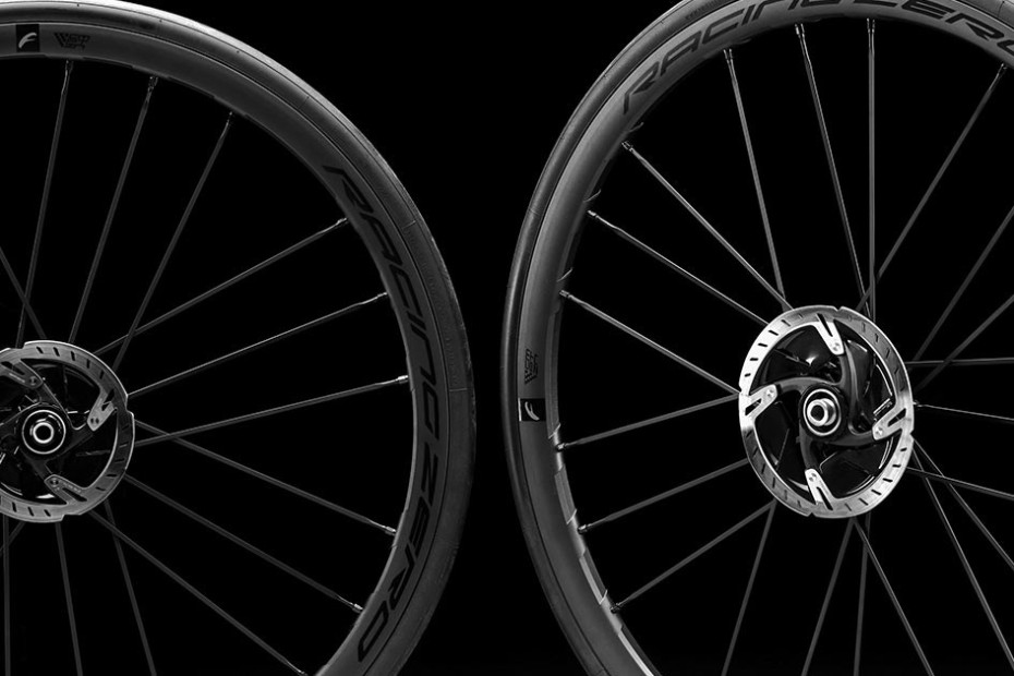 Roue vélo route aluminium Pneu, boyau, tubeless ready et tubeless