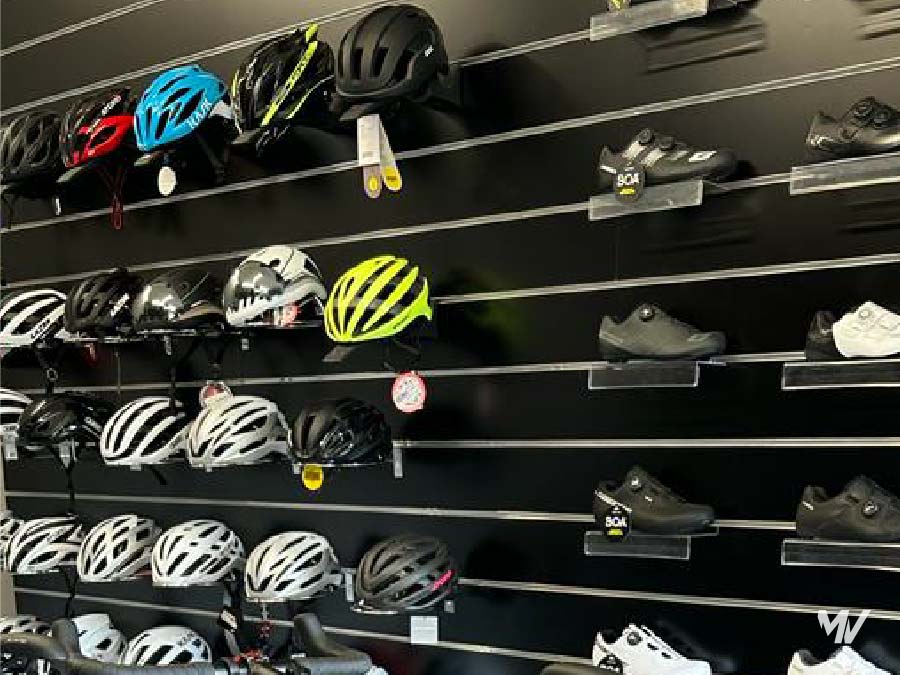 Materiel-velo MV Toulouse casques cyclistes