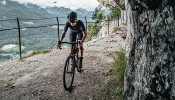 Quelle trousse de soins prévoir en vélo gravel ?