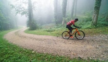 Que faut-il prendre lors d&rsquo;une sortie en vélo gravel ?