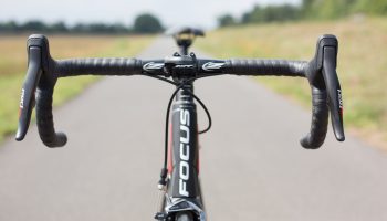 Comment choisir un cintre vélo route ?