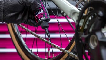 Quels sont les meilleurs lubrifiants chaîne vélo en 2026 ?